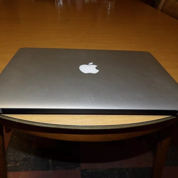 Apple MacBook Air 13.3 (A1369)  Laptop Plus Apple + Charger! - Picture 8 of 11